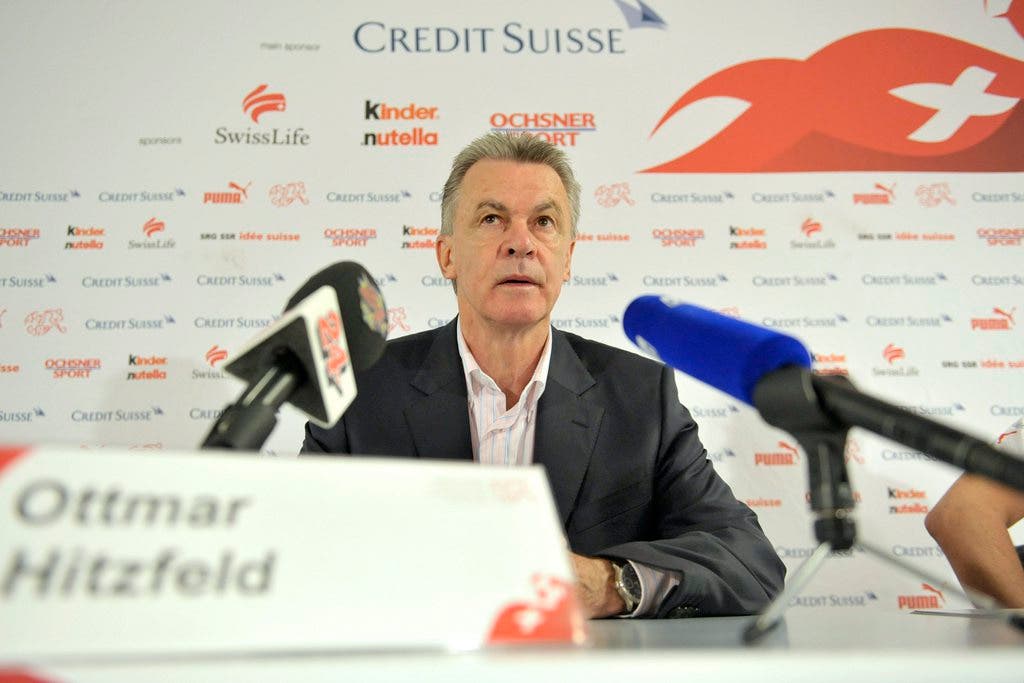 Nationaltrainer der Schweiz ab 2008 Nach seiner zweiten erfolgreichen Zeit bei den Bayern übernahm Hitzfeld nach der EM 2008 die Schweizer Nationalmannschaft – seine erste Station ausserhalb des Klubfussballs.