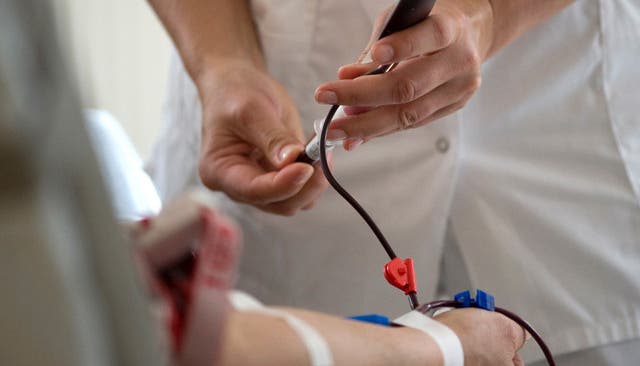 Der angeklagte "Heiler" soll 16 Personen vorsätzlich HIV-infiziertes Blut gespritzt haben (Symbolbild)