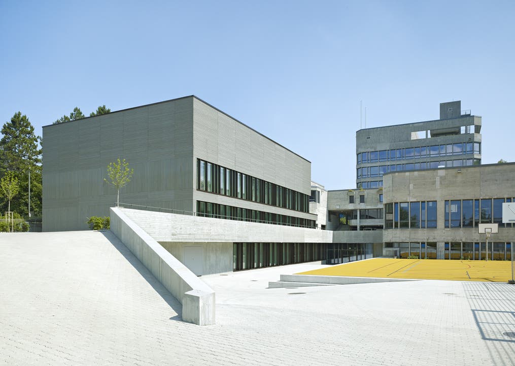 Doppelturnhalle Gymnasium Liestal: Sabarchitekten AG, Basel.