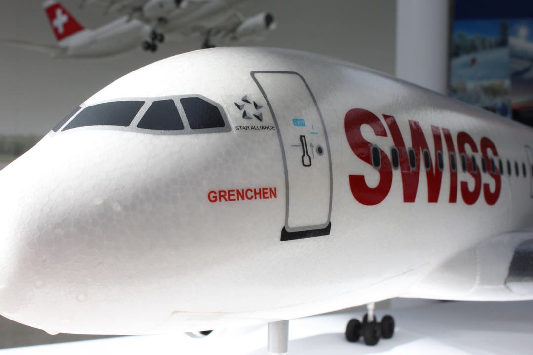 Airbus 320 wird auf dem Grenchner Flughafen auf den Namen «Grenchen» getauft