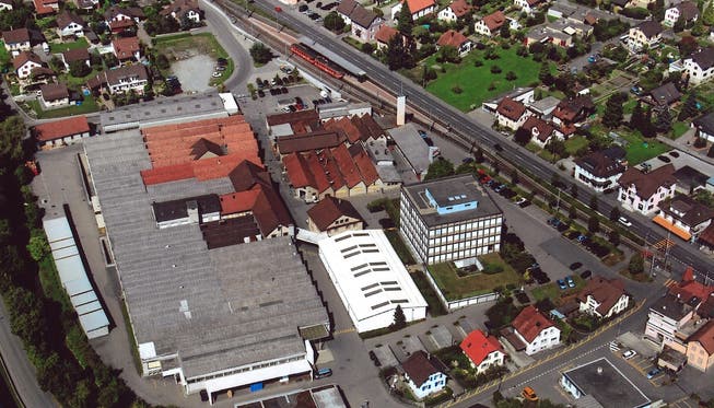 Gut zu erkennen sind die historischen Industriebauten mit den roten Sheddächern im ehemaligen Betriebsareal der KWC. hoch-foto-technik/ZVG