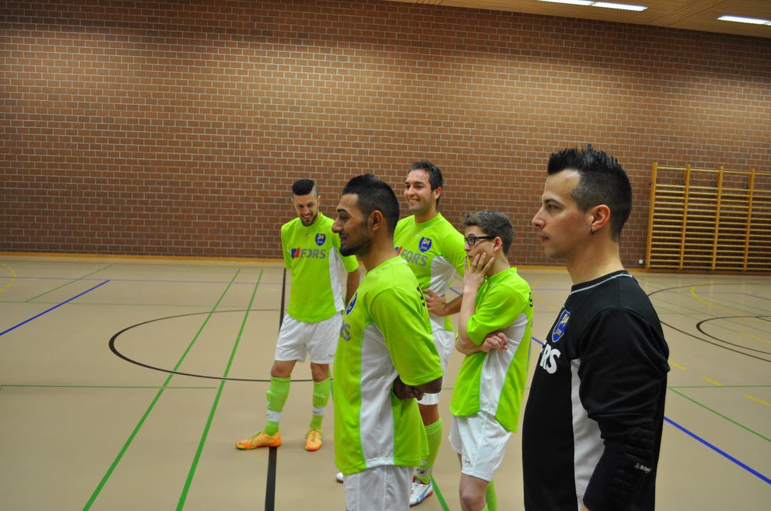 Die Futsaler von Jester 04 Baden warten auf ihre Knastgegner.