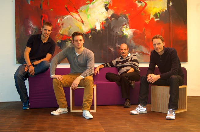 Das «running.COACH»-Team (v.l.): Stefan Lombriser (Manager Roll-Out ), Tobias Flückiger (Web Designer &amp; Online Marketing), Ettore Weilenmann (CEO &amp; Verwaltungsratspräsident), Valentin Belz (Product Manager).
