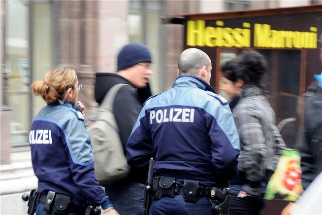 Fusspatrouillen der Basler Polizei.