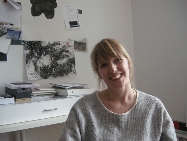 Sabrina Tiller in ihrem Atelier in Biberist. Dank des Förderpreises kann sie sich eine Zeit lang ihren künstlerischen Interessen widmen.