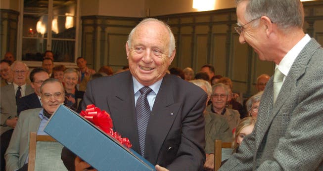 Die Kulturstiftung St. Martin ehrte 2006 den Verleger und Redaktor Karl Kron für sein vielseitiges Engagement im Klosterdorf. ES/Archiv