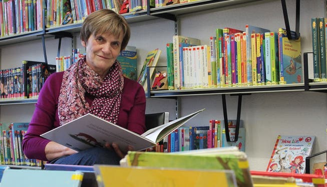 Luzia Gantenbein ist Primarlehrerin und betreut in der Bibliothek das Ressort Kinderbücher. Nadja Rohner