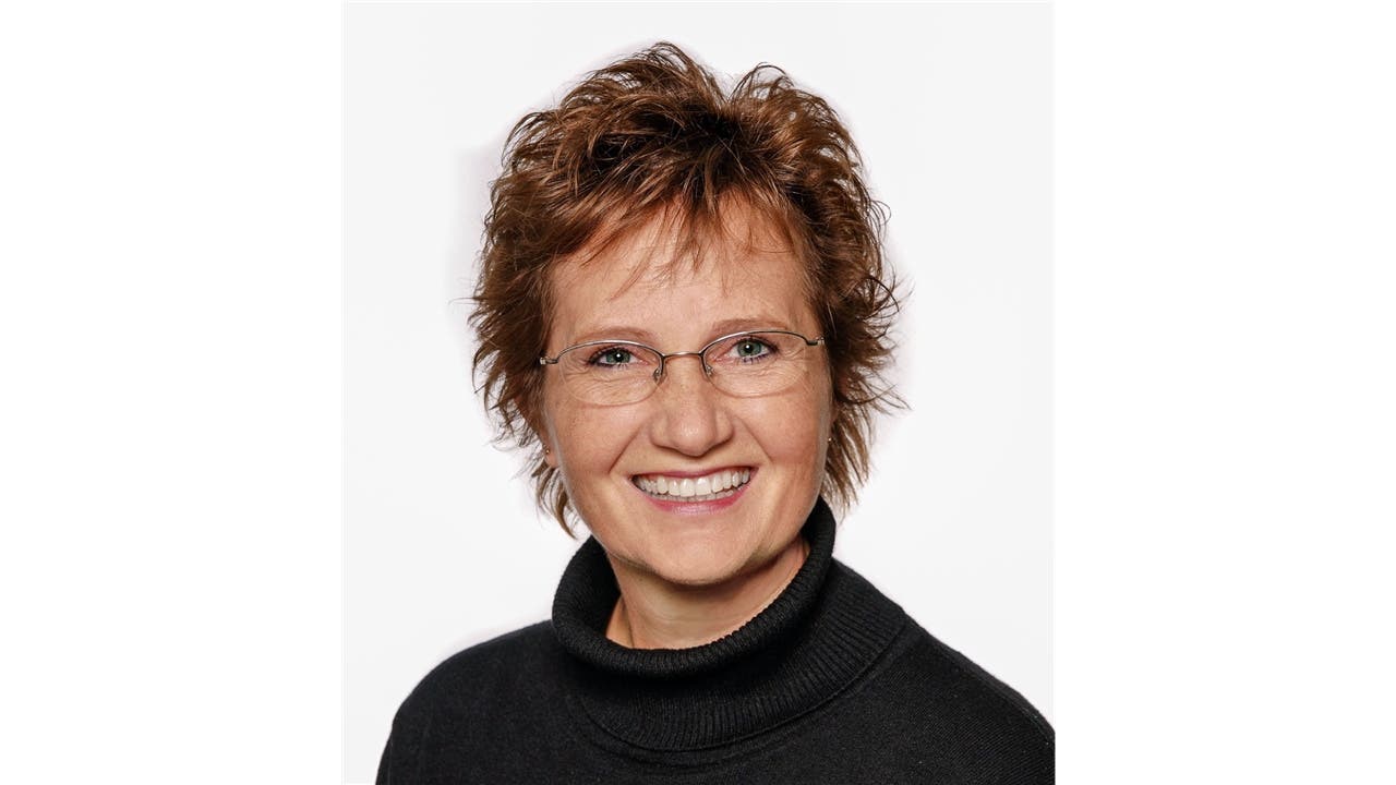 Sandra Rottensteiner (EVP, bisher) 49 Jahre alt, Kauffrau, lebt seit 1987 in Urdorf und war zwischen 2006 und 2010 Mitglied des Wahlbüros. Seit 2008 sitzt sie für die EVP im Gemeinderat. Im Jahr 2010 wurde sie zur Gemeindepräsidentin gewählt.
