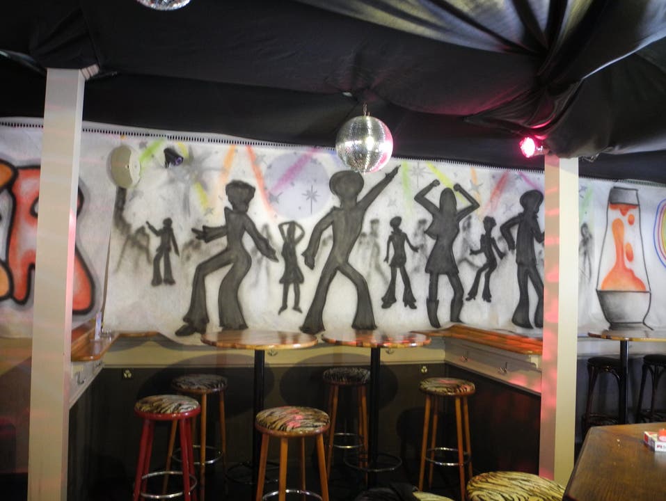 Wer nach dem Essen noch tanzen gehen will, kann dies in der «Tieger Lounge &amp; Bar».