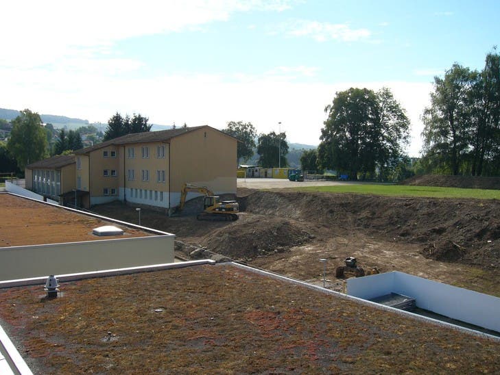 September 2013 Die Bauarbeiten am Schulhaus Hüslerberg haben begonnen