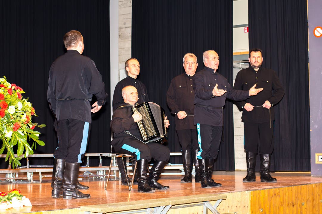 Der Ural Kosaken Chor mit Akkordeonbegleitung begeistert einmal mehr in Mägenwil