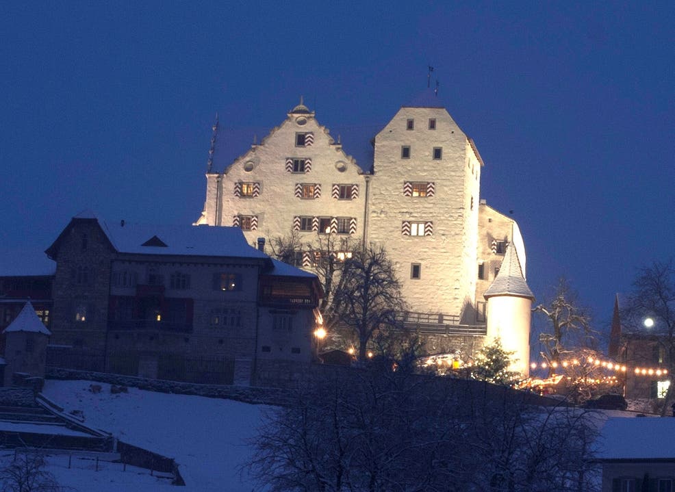 Wie hell dürfen die Aargauer Schlösser in der Nacht noch leuchten?