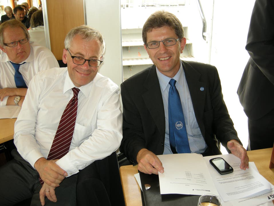Bielersee Schifffahrtsgesellschaft Vize-Verwaltungsratspräsident Kurt Fluri mit Verwaltungsratspräsident Erich Fehr 2012 an der GV.