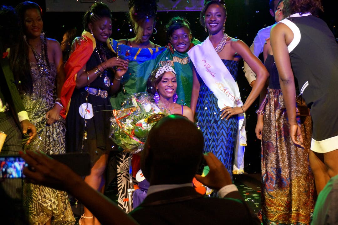 Miss Africa Deutschschweiz Meseret Gebrekrestos mit der Krone