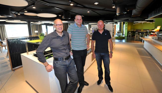 Von links: John Traub, Betriebsleiter Markus Mehr und Peter Traub.