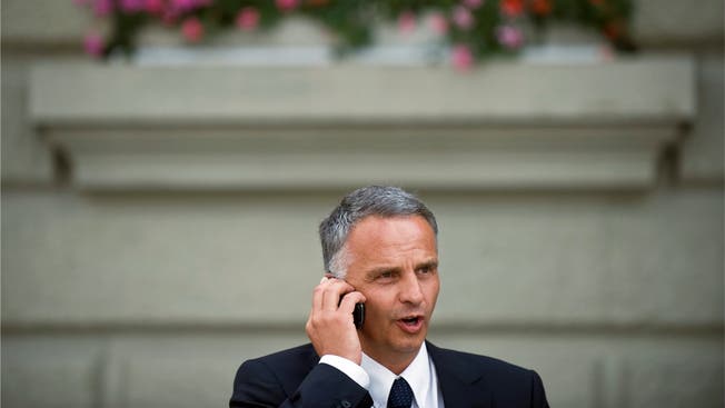 Politiker kommen durch: Das Handy von Bundesrat Didier Burkhalter hat auf dem Netz Vorfahrt.