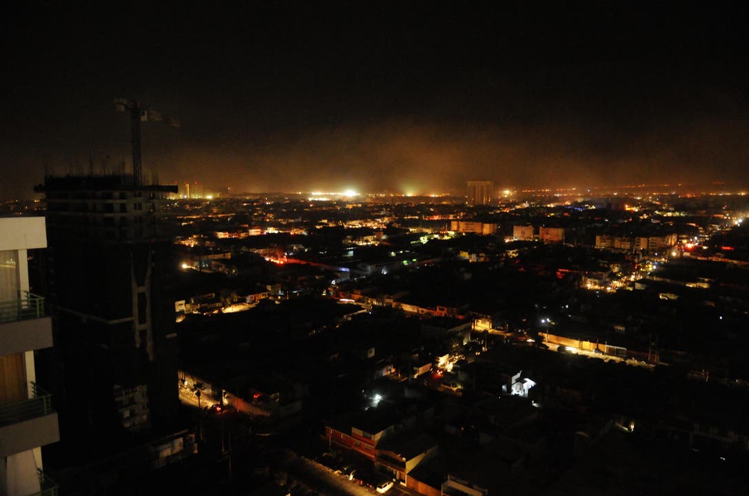 Die Stadt Iquique kurz nach dem Beben. In einigen Stadteilen fiel der Strom aus.