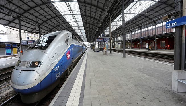Heute noch Fotomontage, ab 15. Dezember Realität: der französische TGV im Bahnhof Olten.