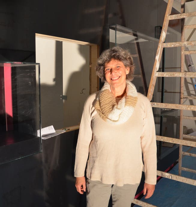 Noch sind die Vitrinen leer, aber Kuratorin Barbara Reif freut sich inmitten der aktuellen Baustelle enorm auf die Eröffnung des neuen Klostermuseums im Singisenflügel. ES