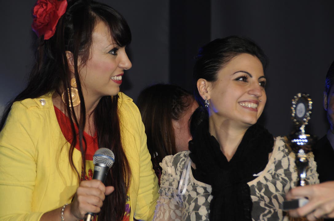 Die Siegerin Noemi mit Moderatorin Tiziana