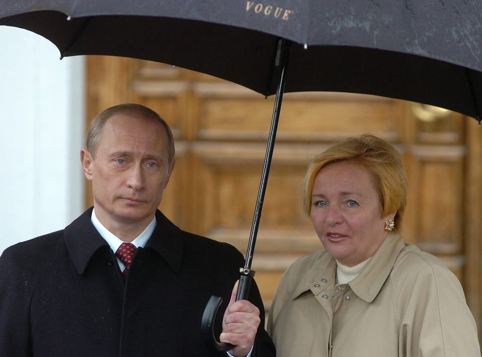 Irgendwie sah Putin schon 2005 mit seiner Ljudmila nicht so ganz glücklich aus.