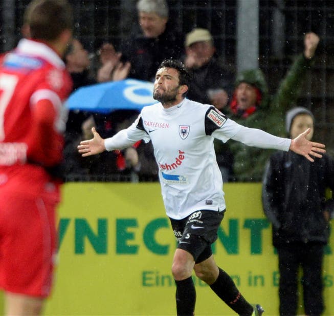 Der Aarauer Luca Radice feiert seinen ersten Treffer in der Super League. KEYSTONE