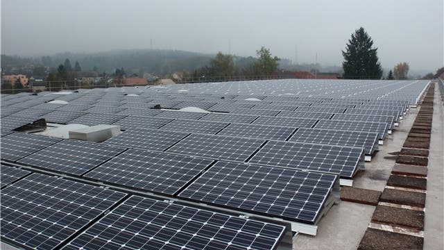 Die Photovoltaikanlage auf dem Feuerwehrlokal in Kölliken.
