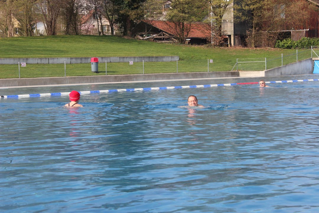 Das Schwimmer-Becken hat fast Badewannen-Temperatur – rund 25 Grad.