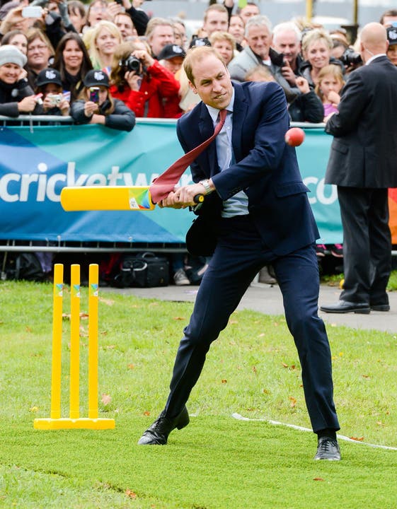 Prinz William im Cricket-Spiel gegen seine Frau Kate.