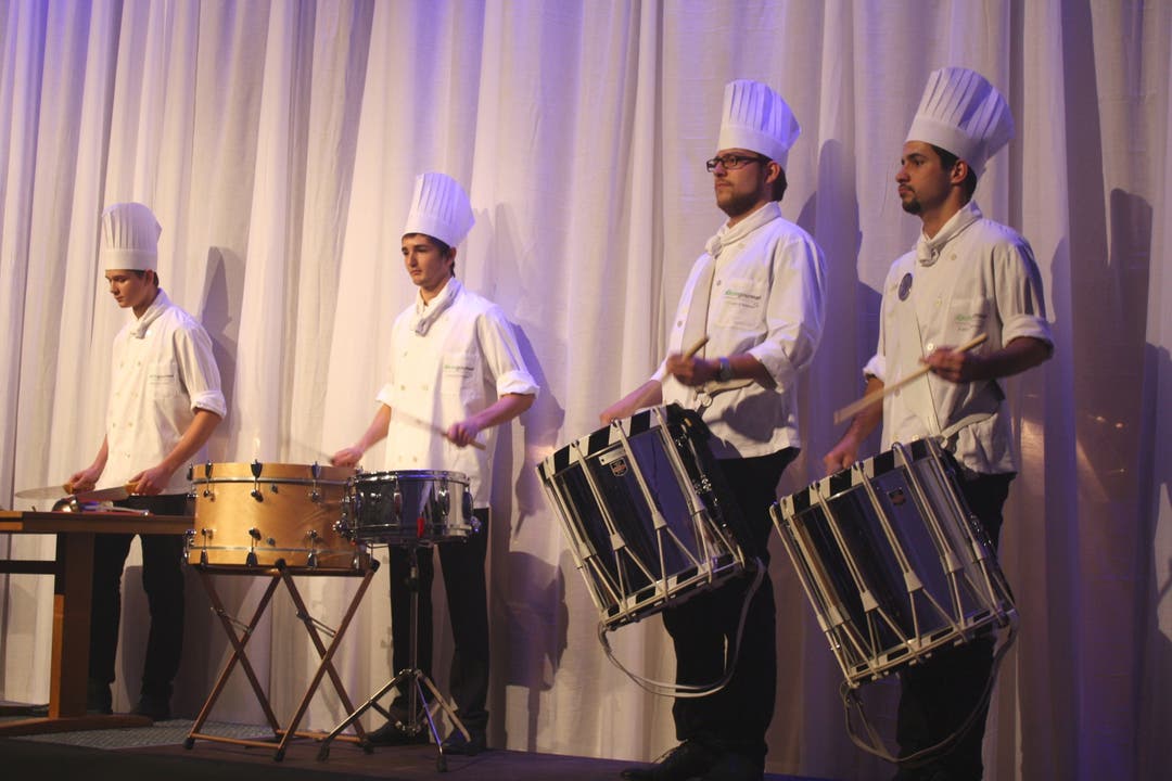 Die Tambourengruppe aus Zürich mimte die Küchenmannschaft des Orient Express.jpg