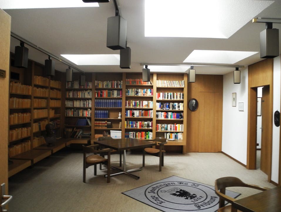 Die kleine Bibliothek der Albrecht-Haller-Loge.