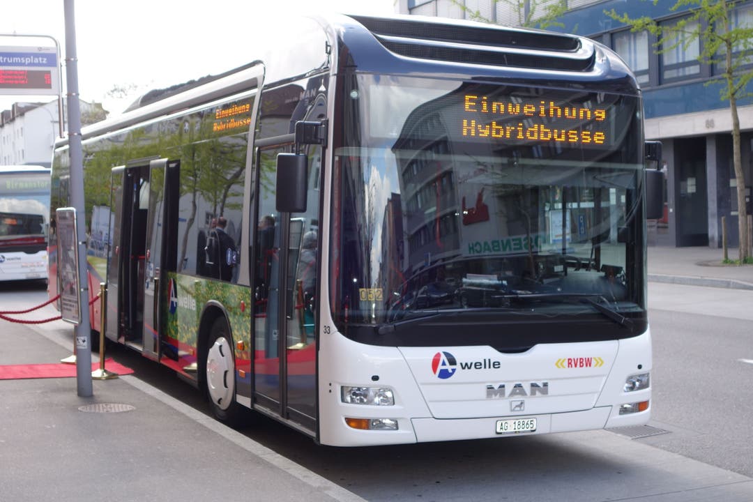 Seit einem Monat fahren vier Hybridbusse auf dem Netz der RVBW