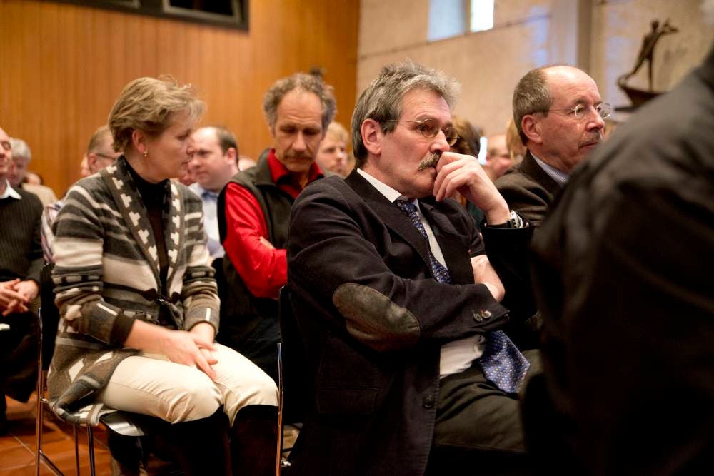 Regierungsratskandidatin Brigit Wyss (hinten), und SP-Ständerat Roberto Zanetti (vorne)