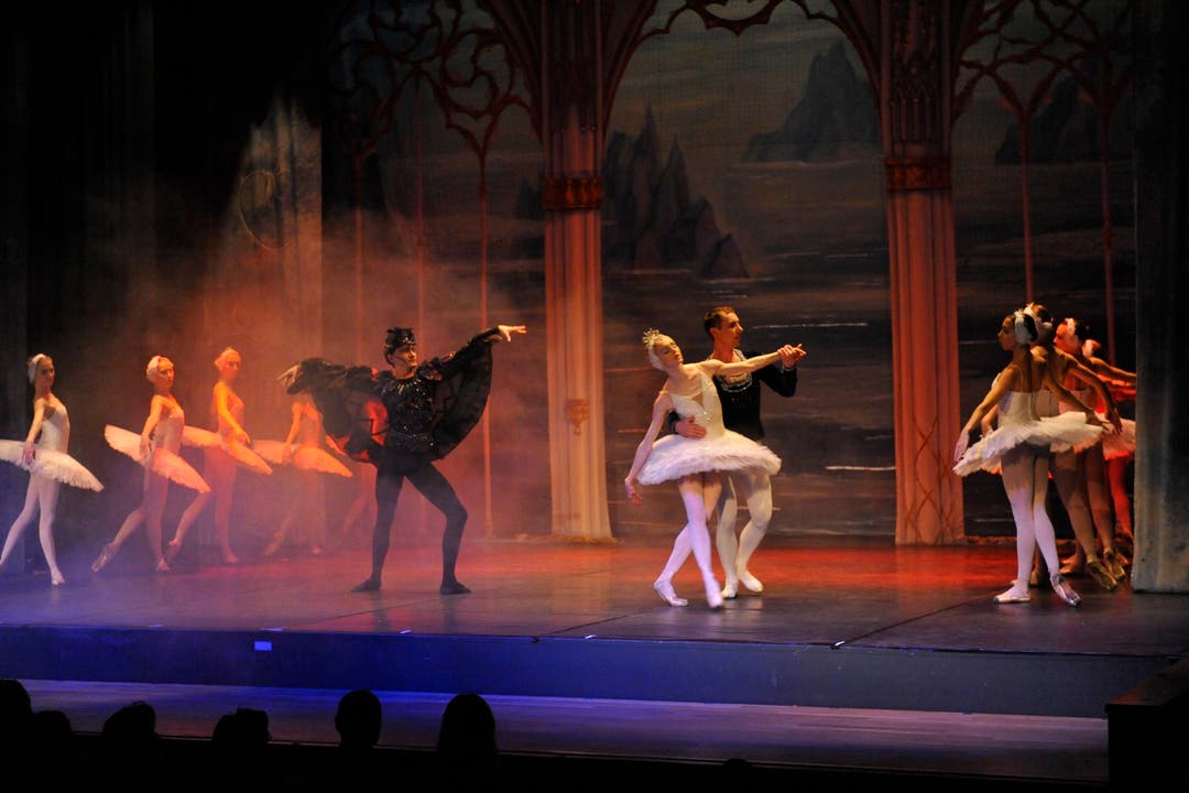 Das Russische Nationalballett tanzt den Schwanensee im Parktheater Grenchen