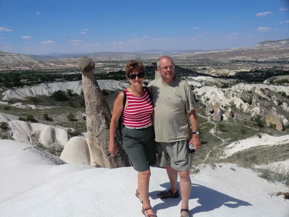 Vreni (65) und Angelo (66) aus Bad Zurzach schicken der az dieses Ferienselfie aus Campomori - sie sind auf Kappadokien-Rundreise.
