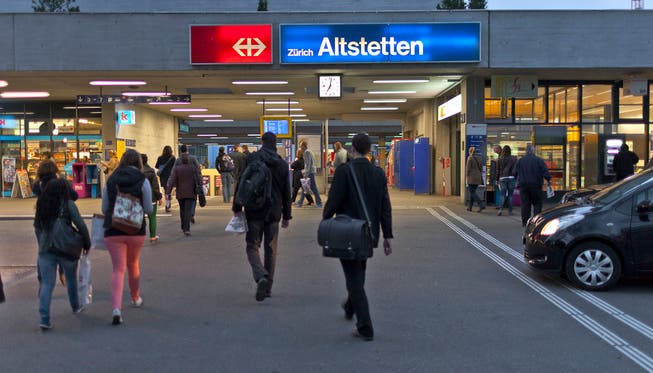 Im Gegensatz zum Zürcher Gemeinderat will der Kantonsrat nicht auf die Verlegung der Tramlinie 2 zum Bahnhof Altstetten verzichten.