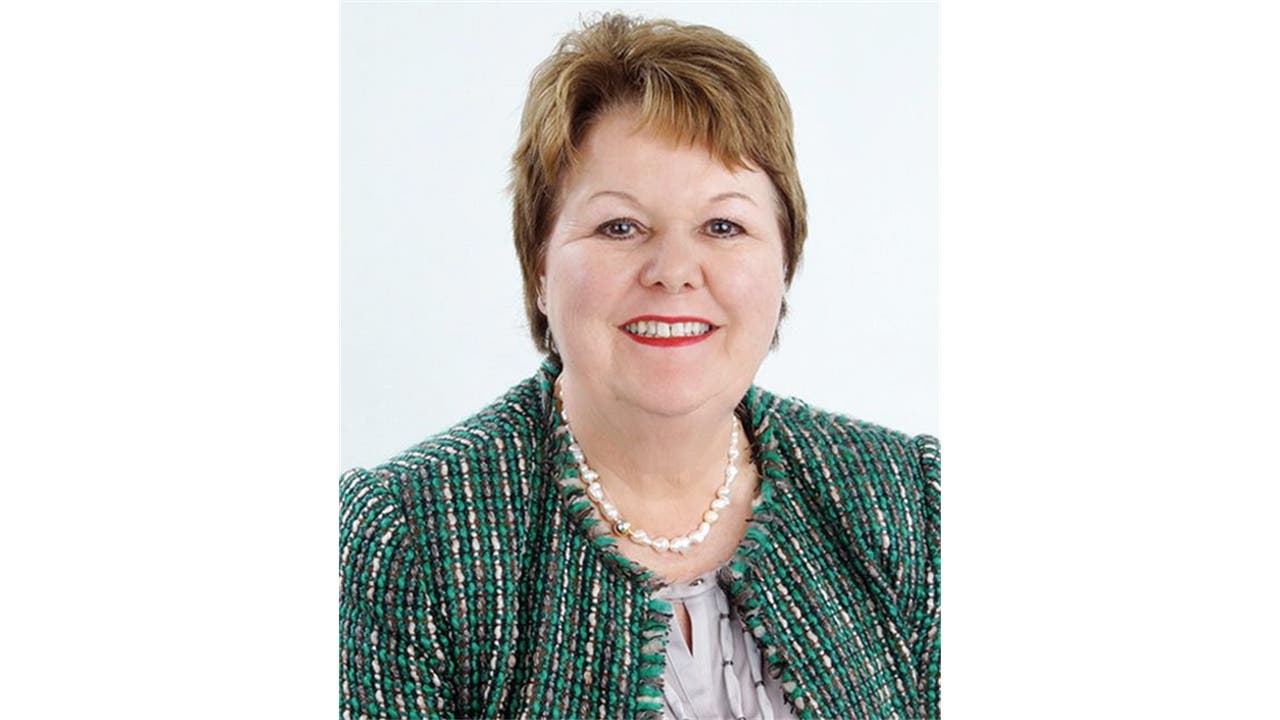 Veronika Neubauer (SVP, bisher) 67 Jahre alt, Kaufmännische Mitarbeitende in internationalem IT-Konzern, seit 1988 wohnhaft in Geroldswil, seit 1970 im Limmattal zu Hause. Gemeinderätin seit 1998, zuständig für Soziales und Gesundheit, Verwaltungsrätin Spital Limmattal seit 2006.