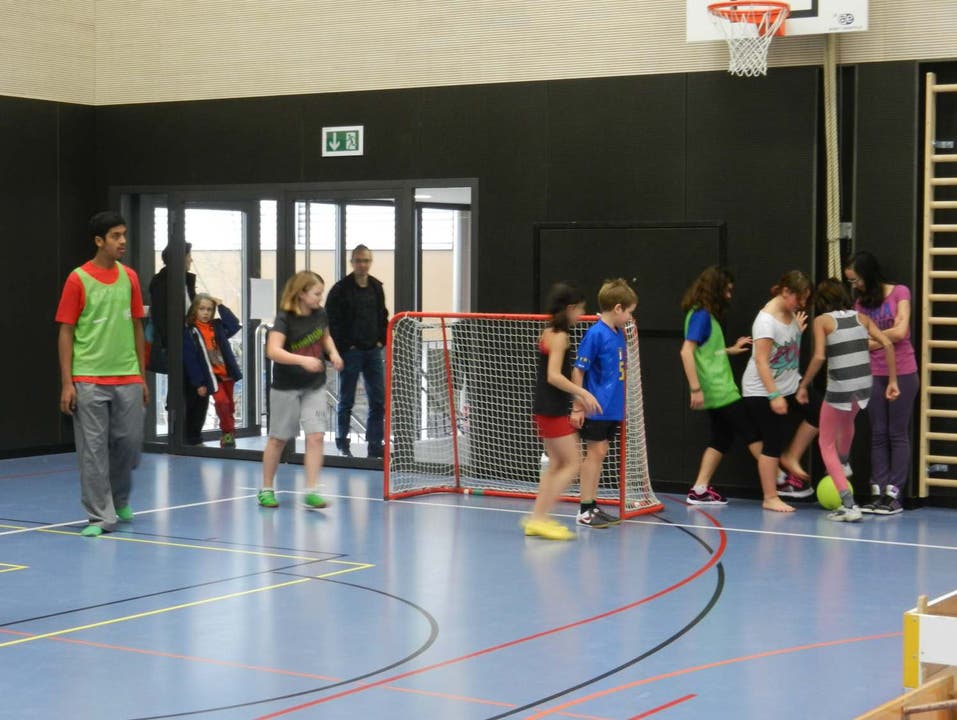 Pilotprojekt Open Sunday in Subingen, Spass beim Fussball spielen (6)