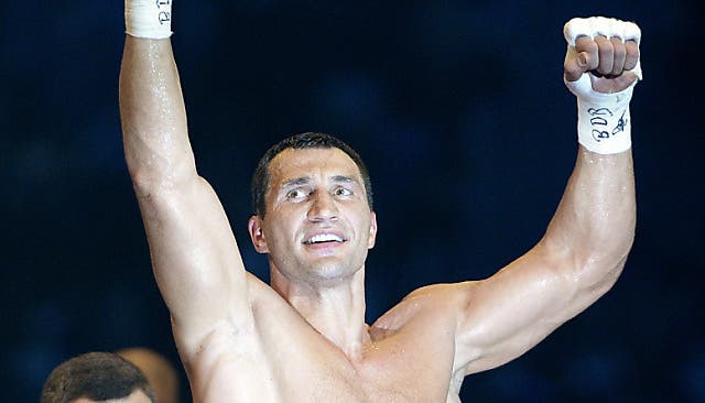 Wladimir Klitschko in Jubelpose - jubeln will er auch nach dem Fight gegen den Australier Alex Leapai. (Archiv)