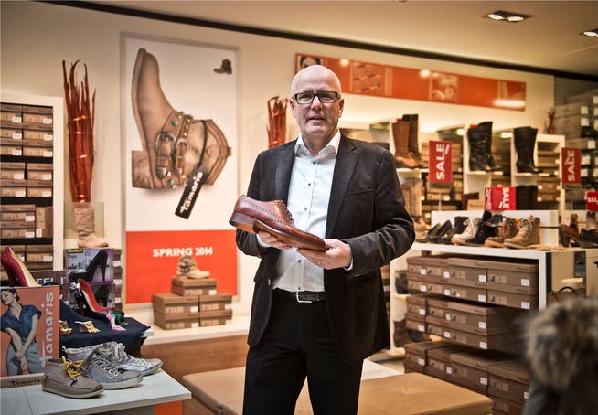 «Schuhverliebter Patron»: Dieter Spiess sagt, er zahle jetzt schon Löhne über 4000 Franken – wehrt sich aber dennoch mit aller Kraft gegen Mindestlöhne für die eigene Branche.