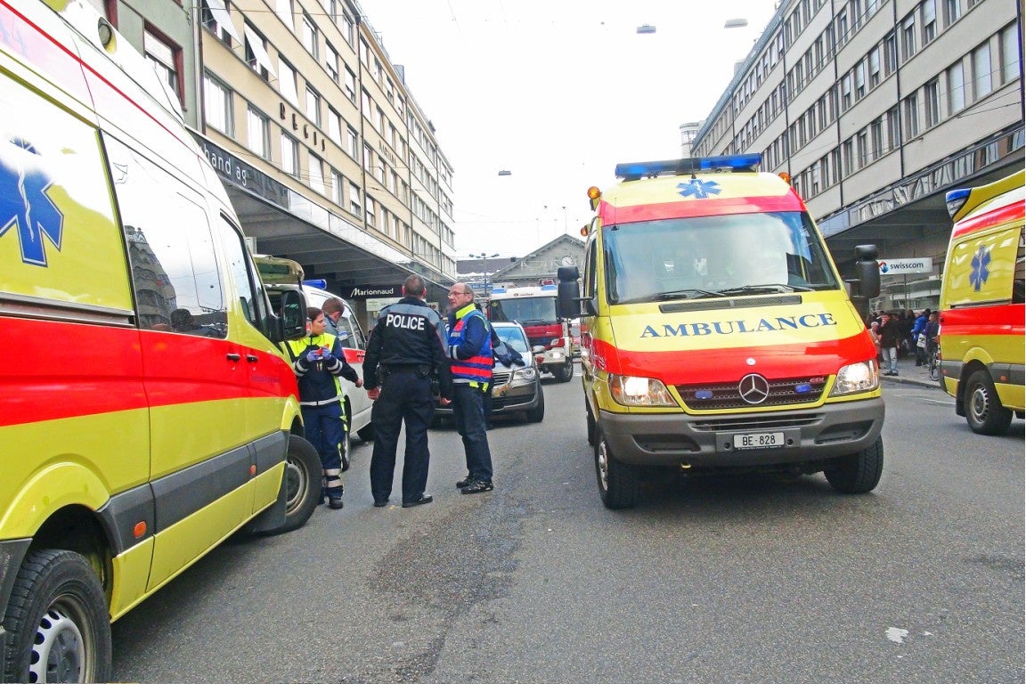 Bildstrecke - Brand In Mehrfamilienhaus In Biel - Neun Personen Im Spital