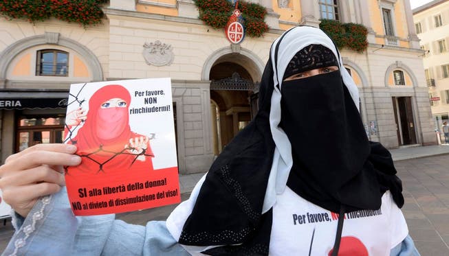 Nora Illi vom Islamischen Zentralrat warb in Lugano für das Nein zum Burkaverbot.