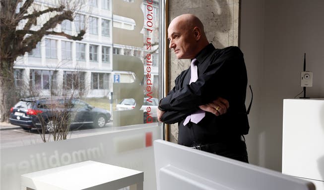 IG-Gründer René Mühlheim beobachtet das Treiben in der Vorstadt skeptisch. Hanspeter Bärtschi