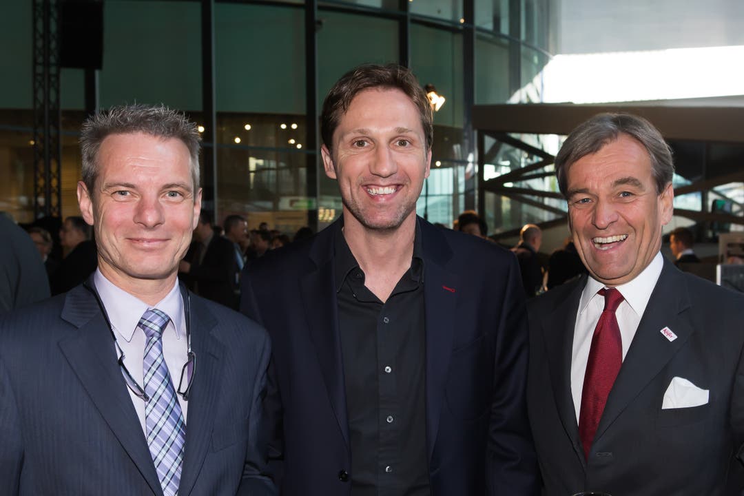 Handelskammer-beider-Basel-Direktor Franz Saladin mit Ex-Fussballstar Adrian Knup und Käfer Schweiz AG VR-Präsident Peter Andreas Zahn (von links nach rechts).