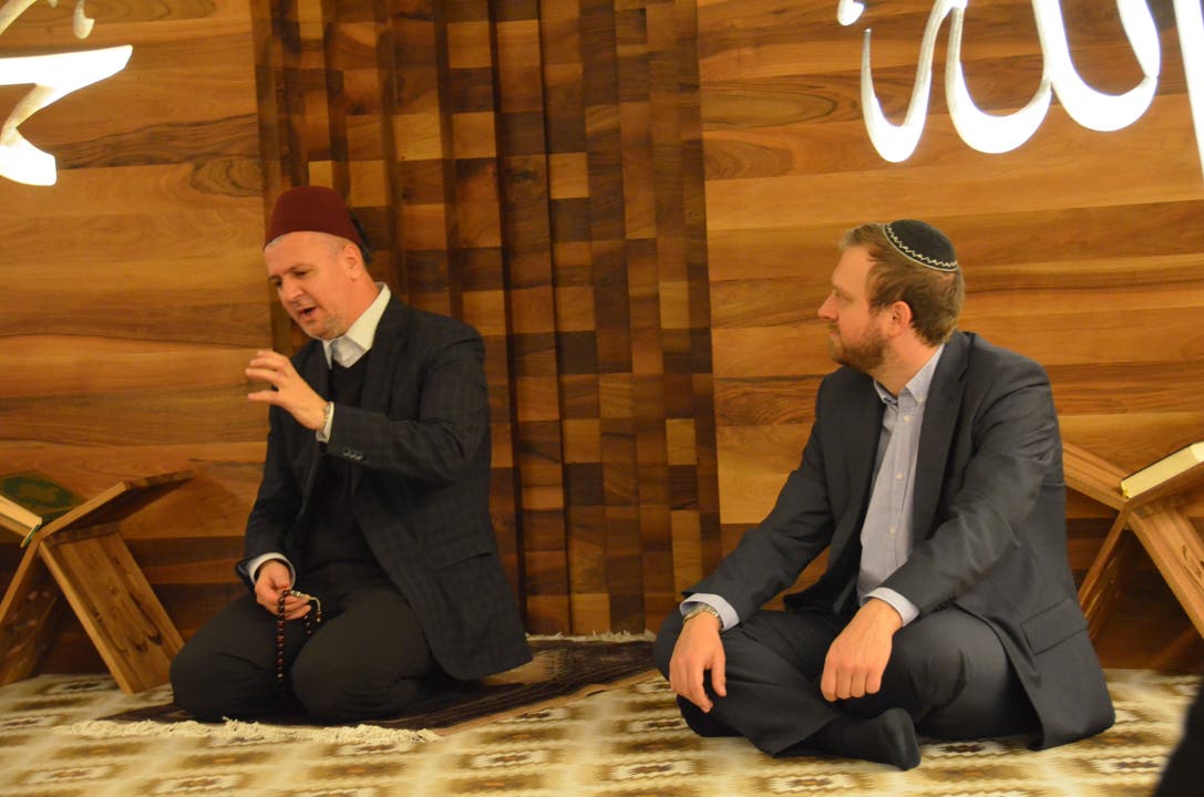 Das erste Mal ist beim islamischen Opferfest auch ein Rabbiner anwesend