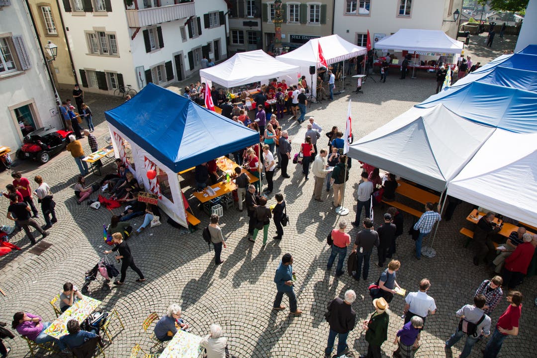 1.-Mai-Feier auf dem Aarauer Kirchplatz