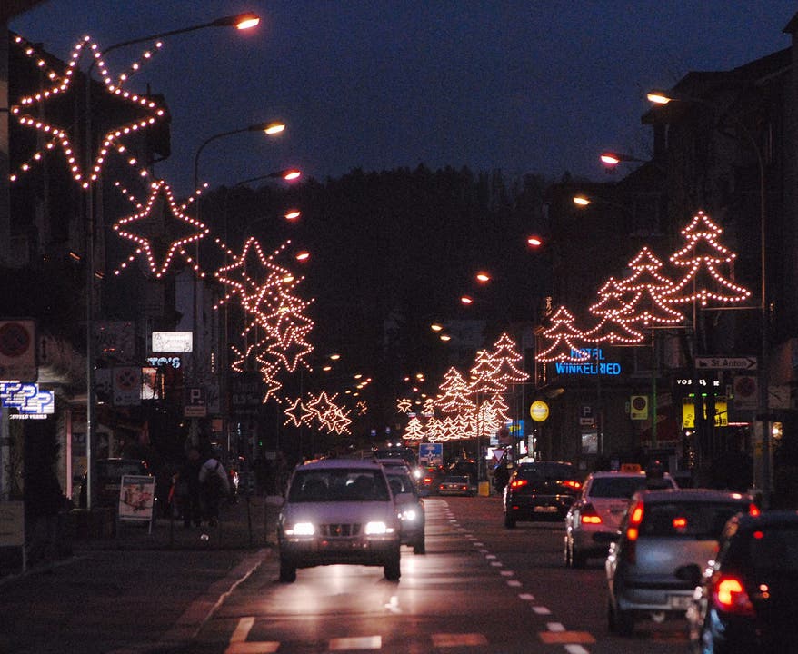 Wettingen - 4736 LED-Lampen sorgen in Wettingen für Weihnachtsstimmung