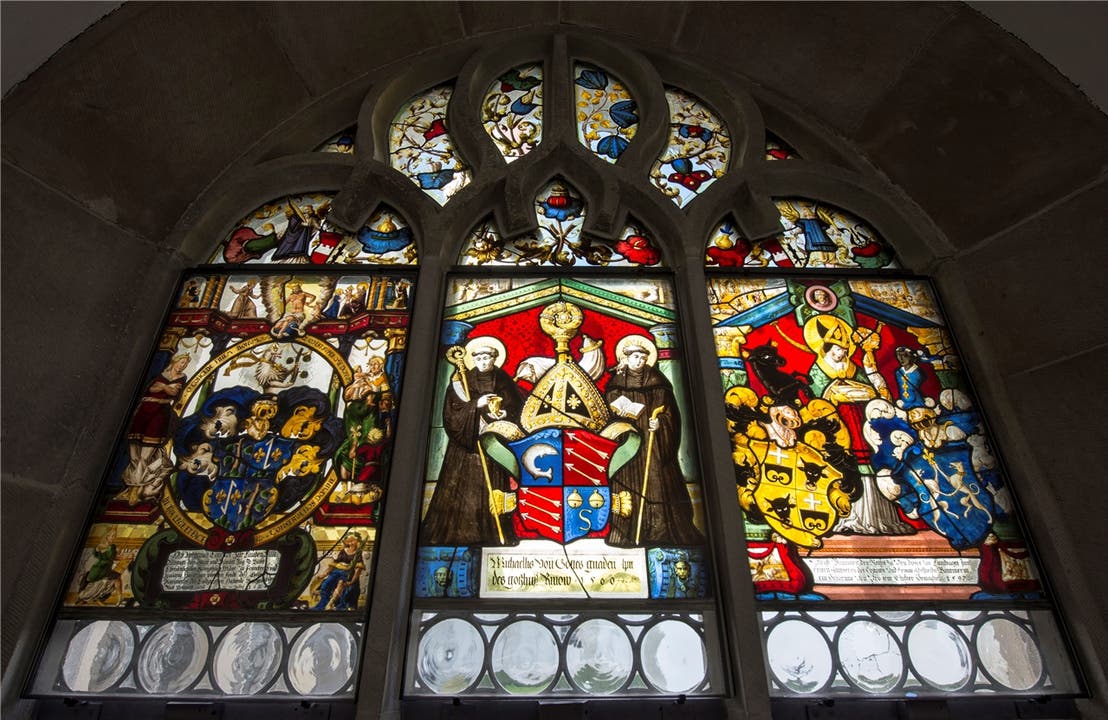 Die Glasfenster im Kreuzgang des Klosters Muri wurden für 1,85 Millionen Franken restauriert. Alex Spichale