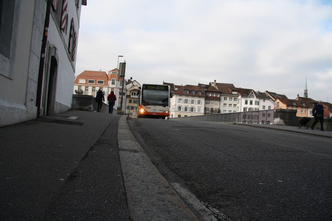 Das Einbahnregime für den Bus gilt auch nach der Wengibrücke noch bis in den Sommer