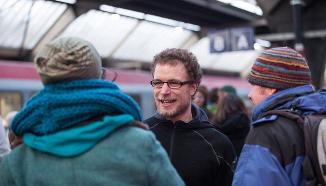 Wiedersehen am Zürcher Hauptbahnhof: Greenpeace-Aktivist Marco Weber. Patrick Gutenberg/Greenpeace